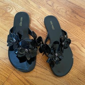 Like new Nine West women’s s8 sandals